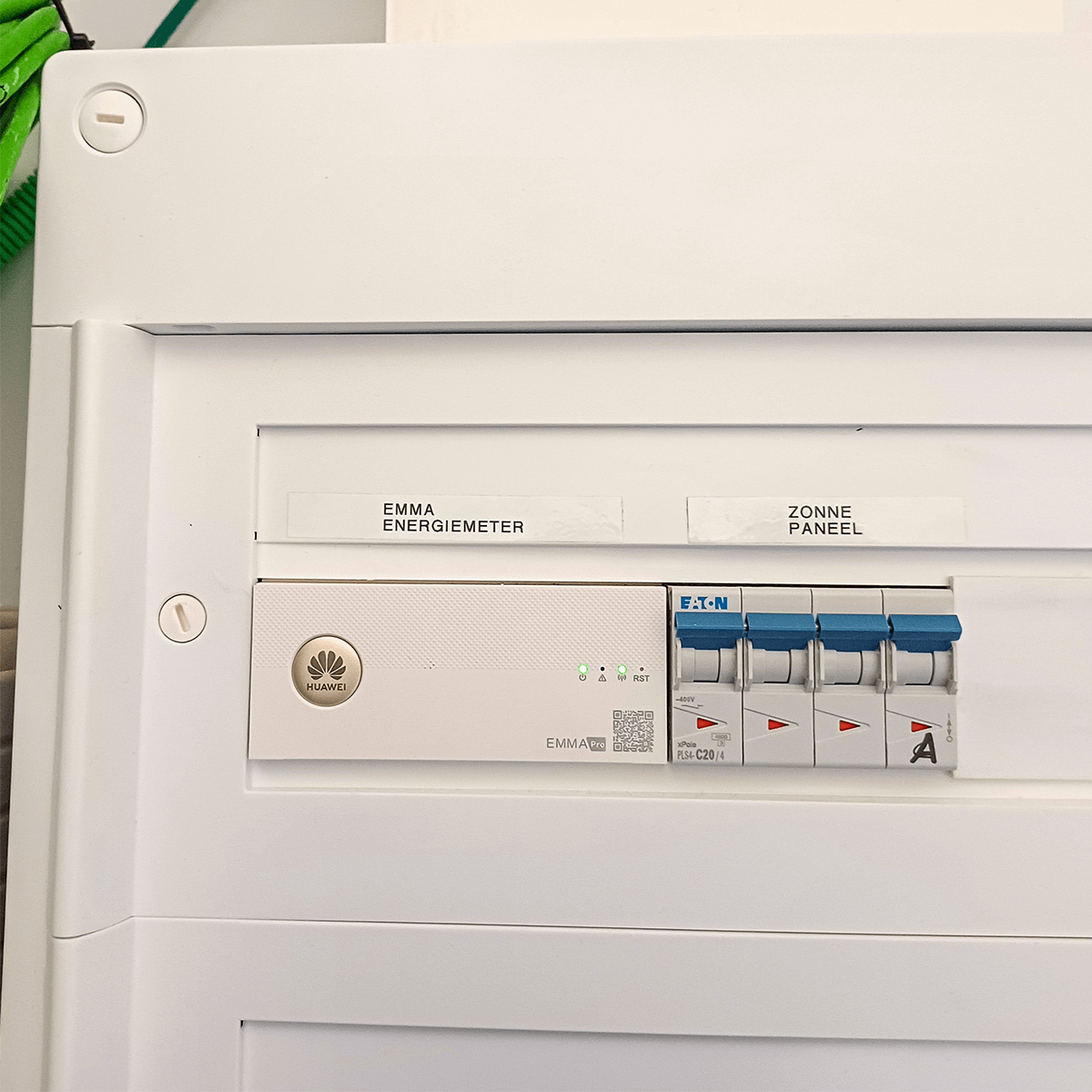 Huawei EMMA energiemeter gekoppeld aan de zonnepaneelinstallatie voor slim energiebeheer in Middelkerke.
