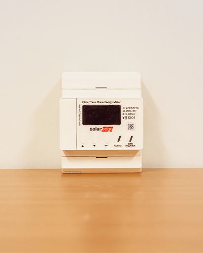 SolarEdge energiemeter voor monitoring en slimme aansturing van energieverbruik binnen een EMS-systeem.